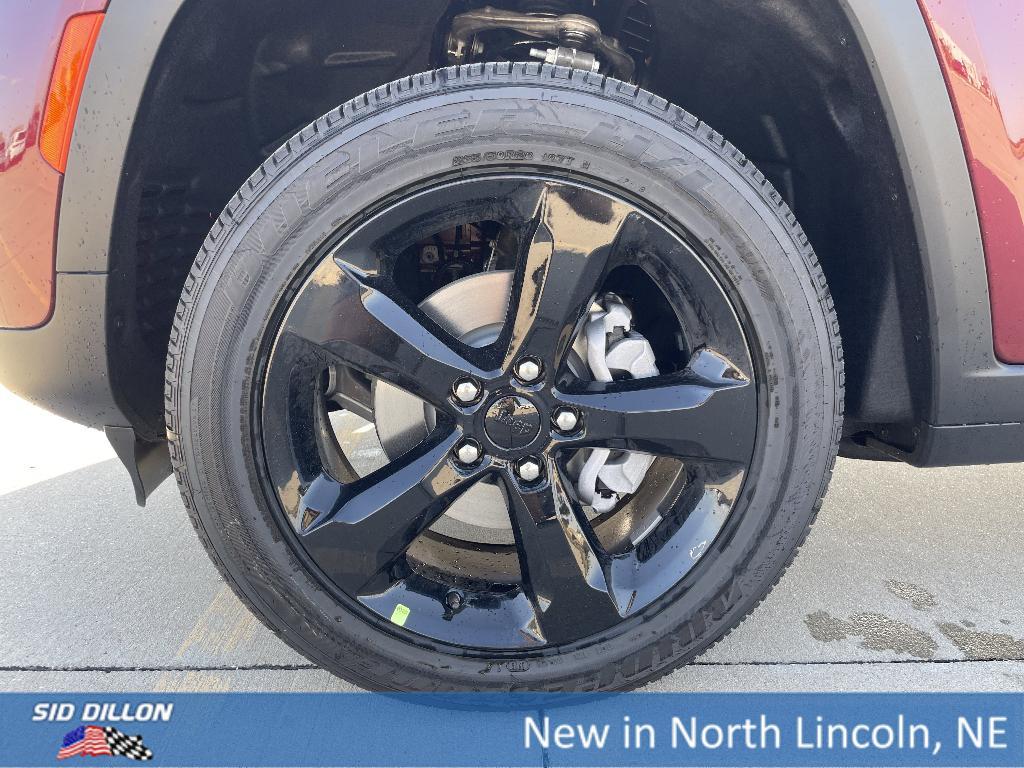 new 2025 Jeep Grand Cherokee car, priced at $42,625