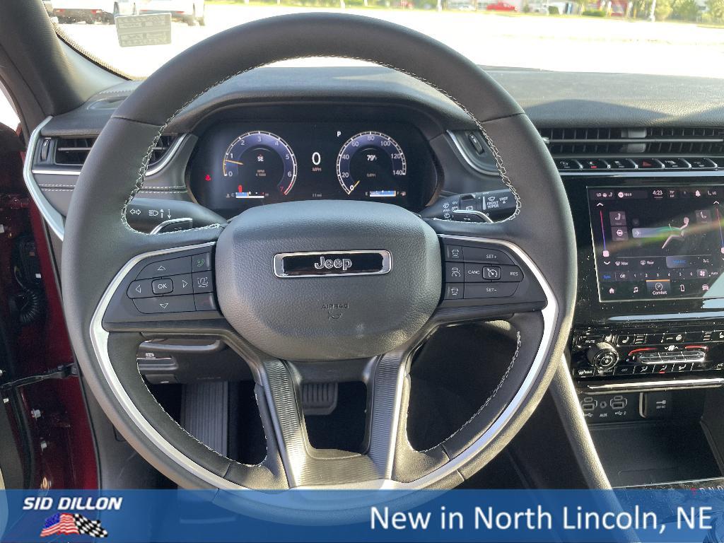 new 2025 Jeep Grand Cherokee car, priced at $42,625