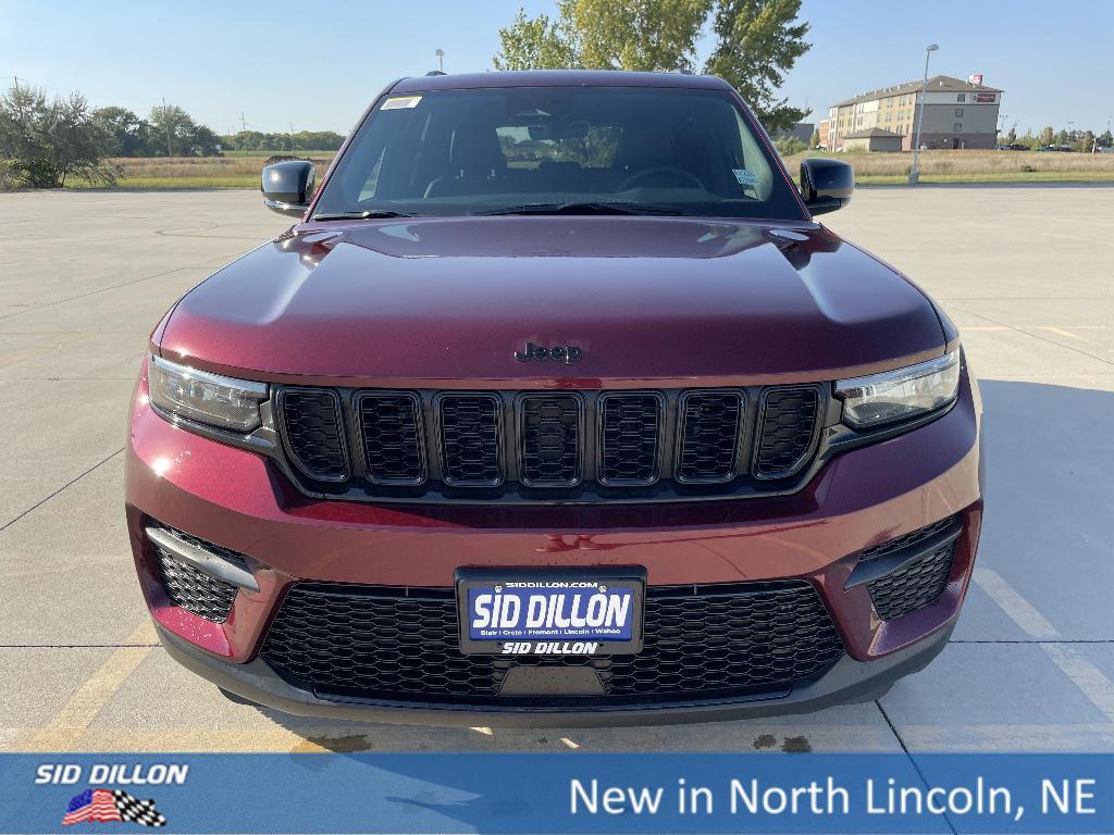 new 2025 Jeep Grand Cherokee car, priced at $42,625