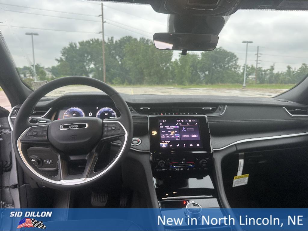 new 2025 Jeep Grand Cherokee car, priced at $43,045