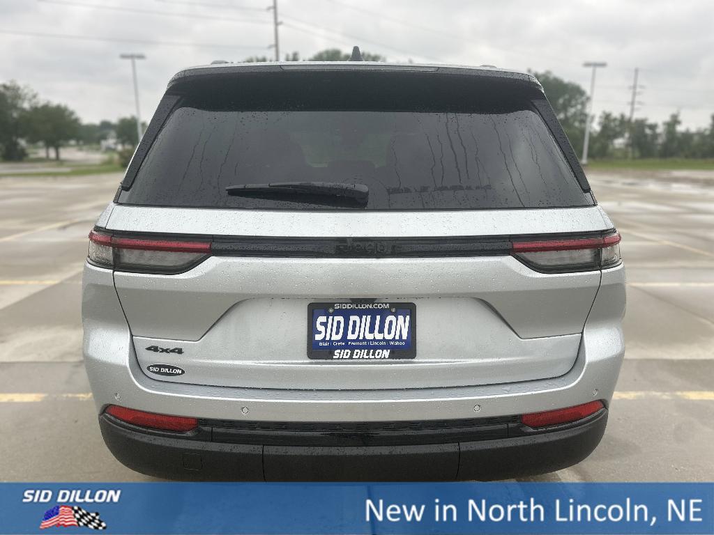 new 2025 Jeep Grand Cherokee car, priced at $43,045
