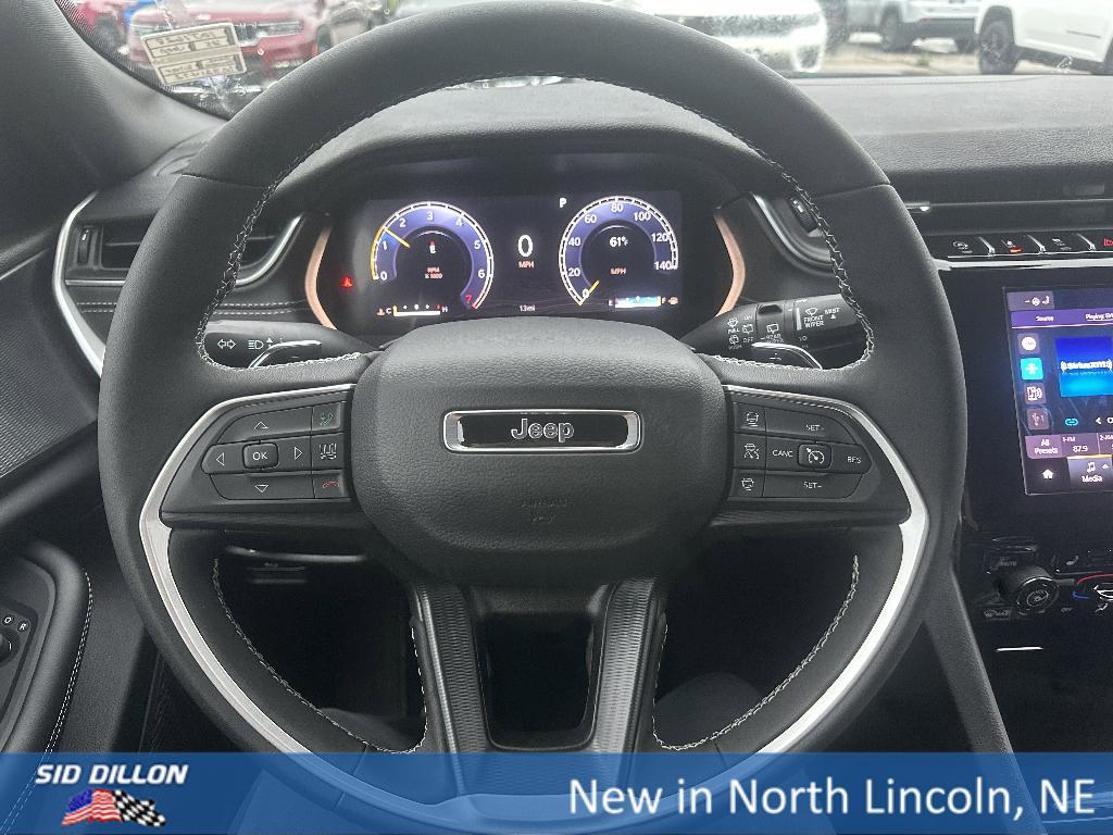 new 2025 Jeep Grand Cherokee car, priced at $43,045