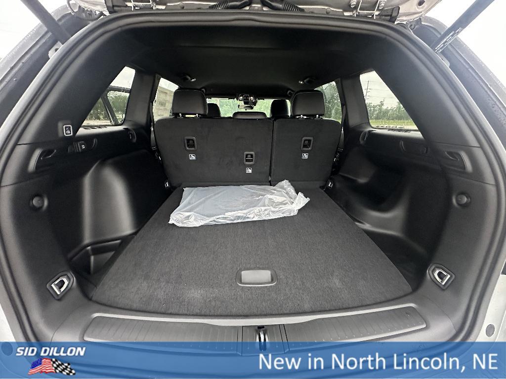 new 2025 Jeep Grand Cherokee car, priced at $43,045