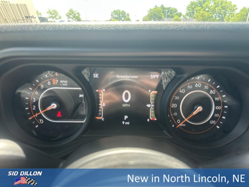 new 2025 Jeep Gladiator car, priced at $48,177