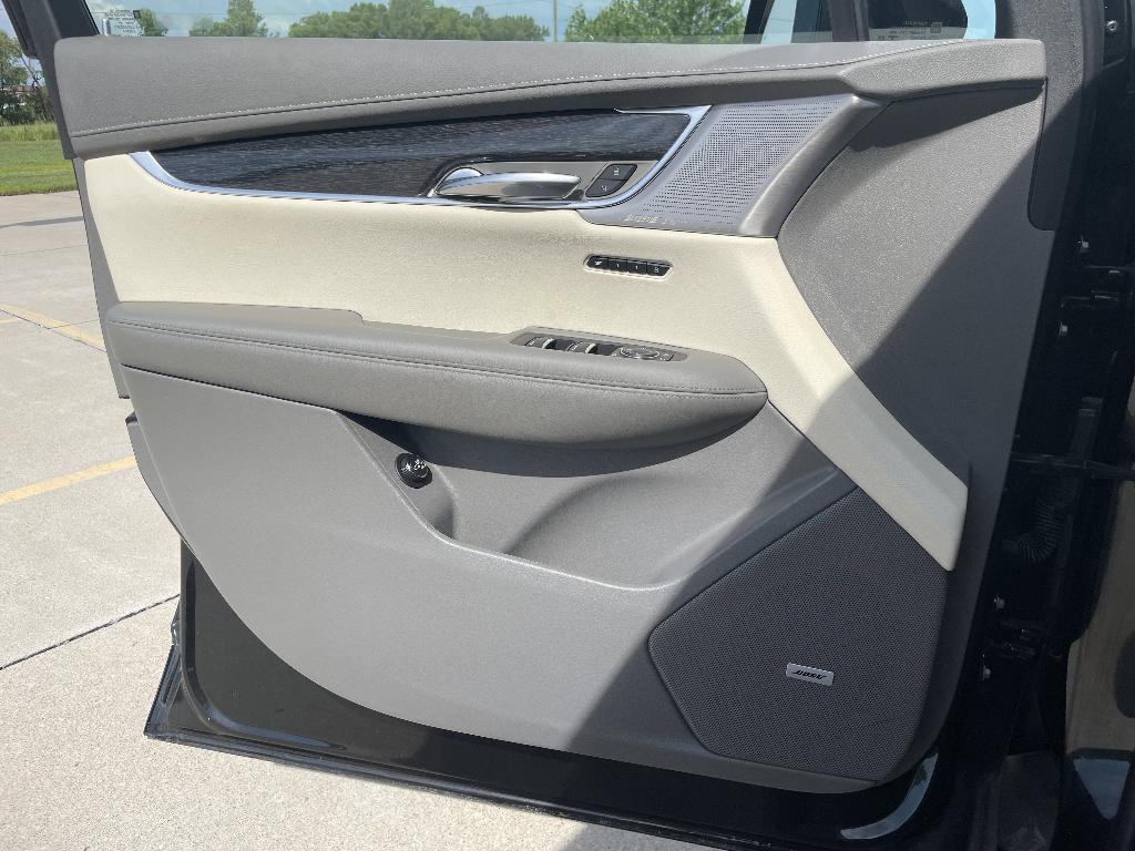 used 2021 Cadillac XT6 car, priced at $35,992