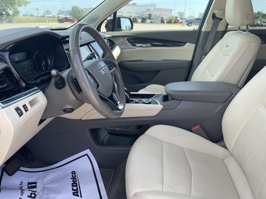 used 2021 Cadillac XT6 car, priced at $35,992