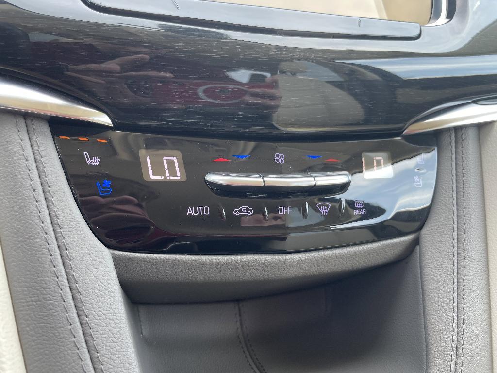 used 2021 Cadillac XT6 car, priced at $35,992