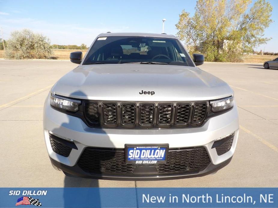 new 2025 Jeep Grand Cherokee car, priced at $51,960