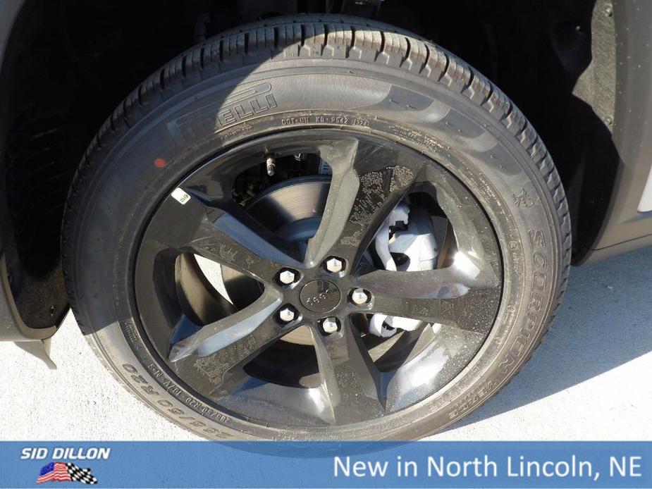 new 2025 Jeep Grand Cherokee car, priced at $51,960