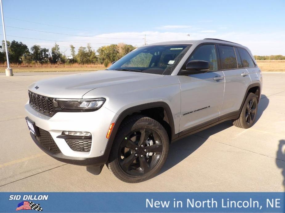 new 2025 Jeep Grand Cherokee car, priced at $51,960