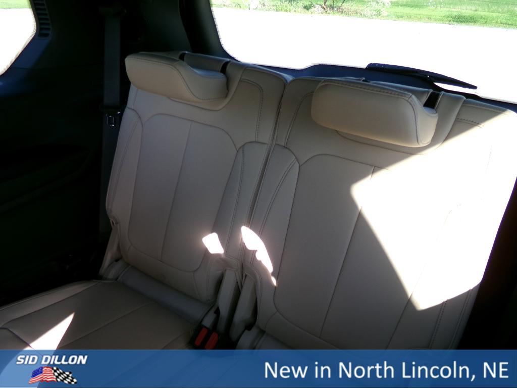 new 2025 Jeep Grand Cherokee L car, priced at $47,702