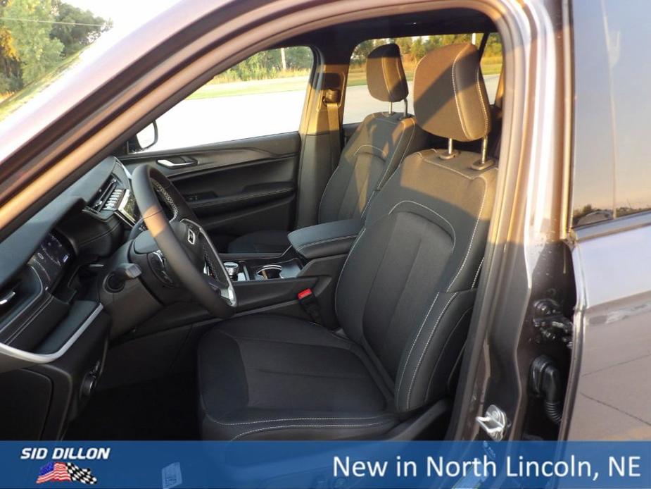 new 2024 Jeep Grand Cherokee L car, priced at $39,470