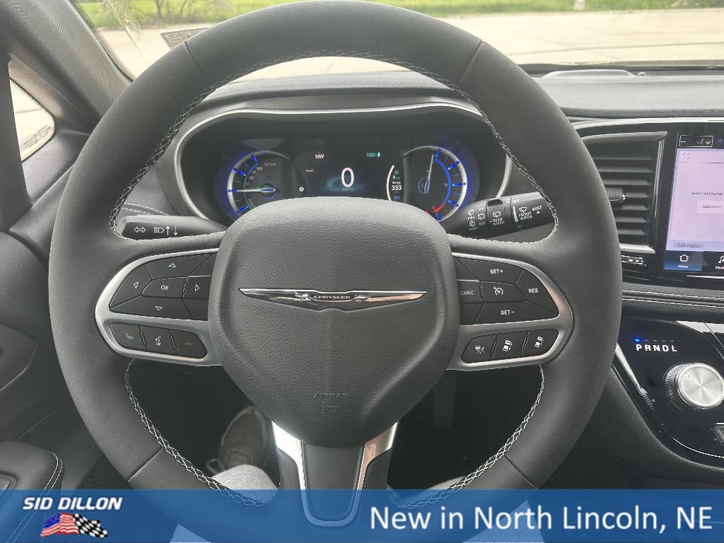 new 2025 Chrysler Pacifica Hybrid car, priced at $48,881
