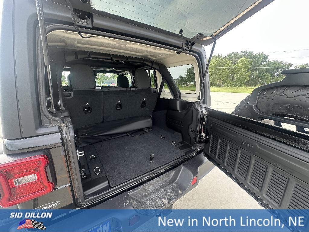 new 2025 Jeep Wrangler car, priced at $52,005