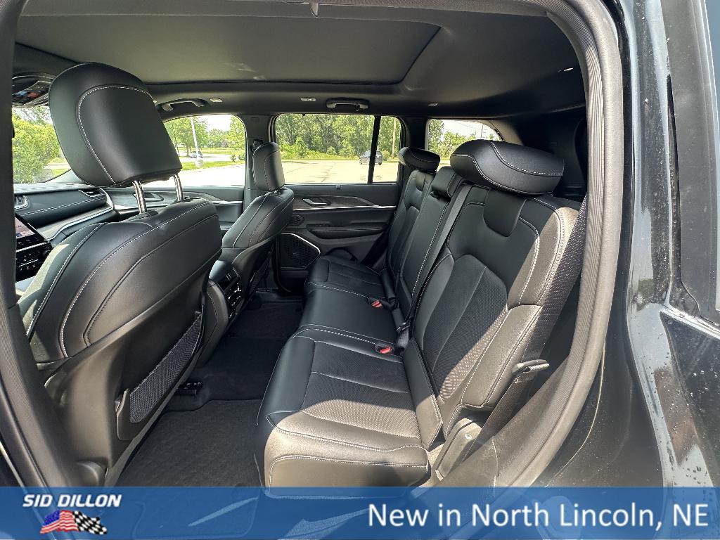 new 2025 Jeep Grand Cherokee car, priced at $51,657