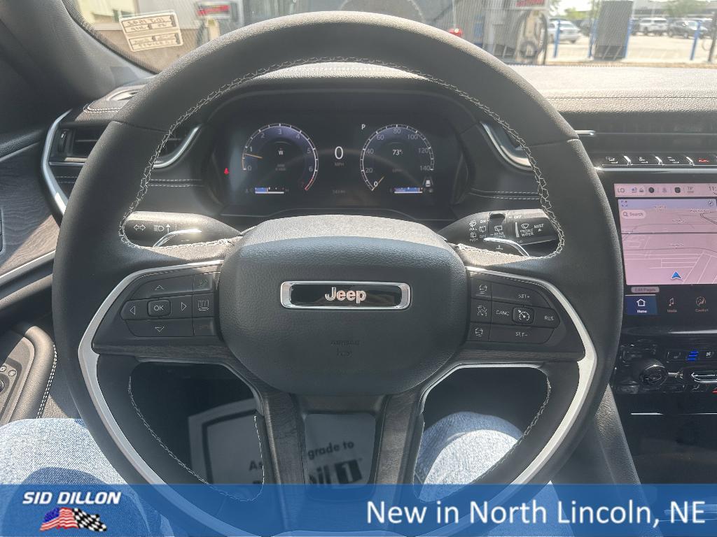 new 2025 Jeep Grand Cherokee car, priced at $51,657
