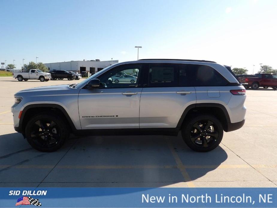 new 2024 Jeep Grand Cherokee car, priced at $41,175