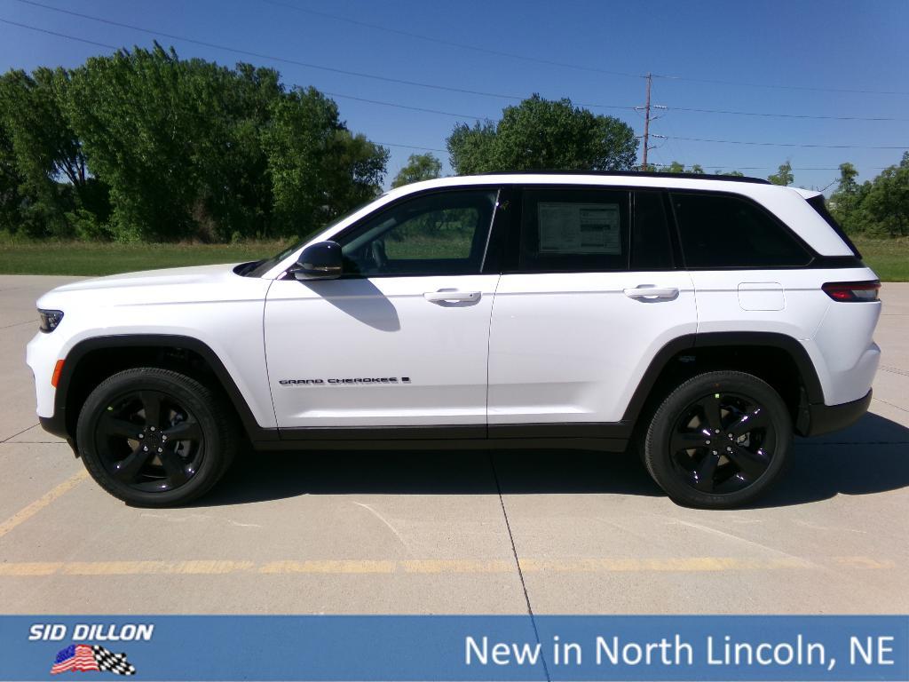 new 2025 Jeep Grand Cherokee car, priced at $42,450
