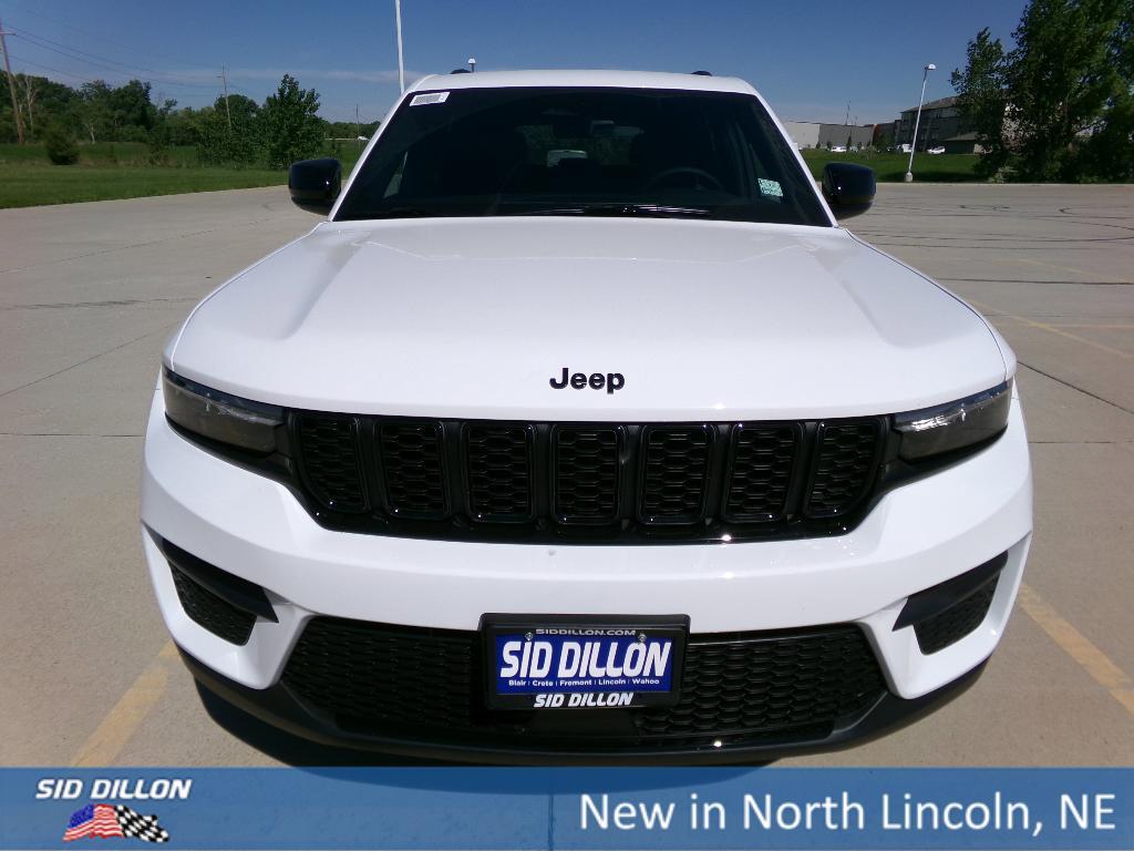 new 2025 Jeep Grand Cherokee car, priced at $42,450