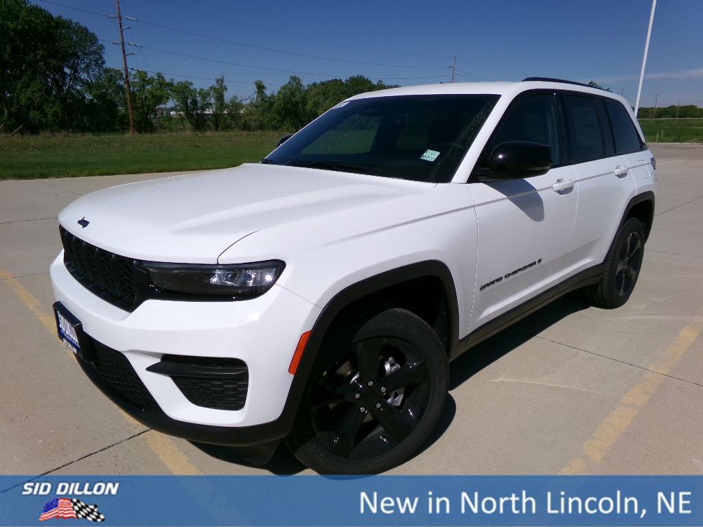 new 2025 Jeep Grand Cherokee car, priced at $42,450