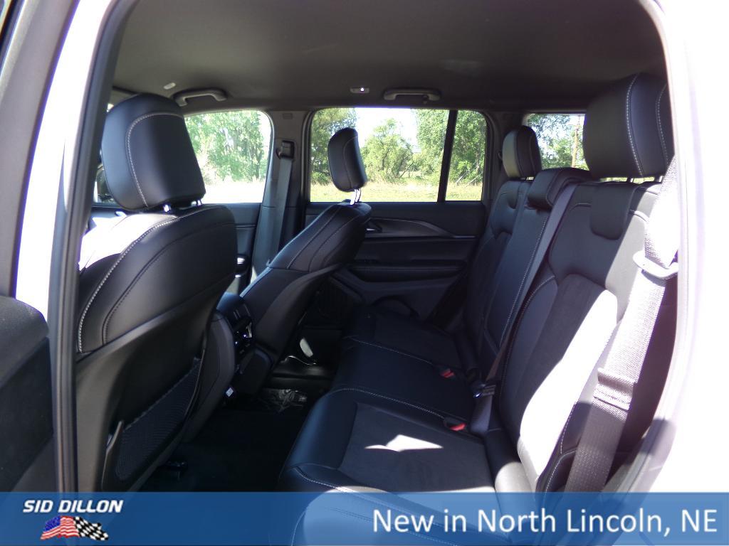 new 2025 Jeep Grand Cherokee car, priced at $42,450