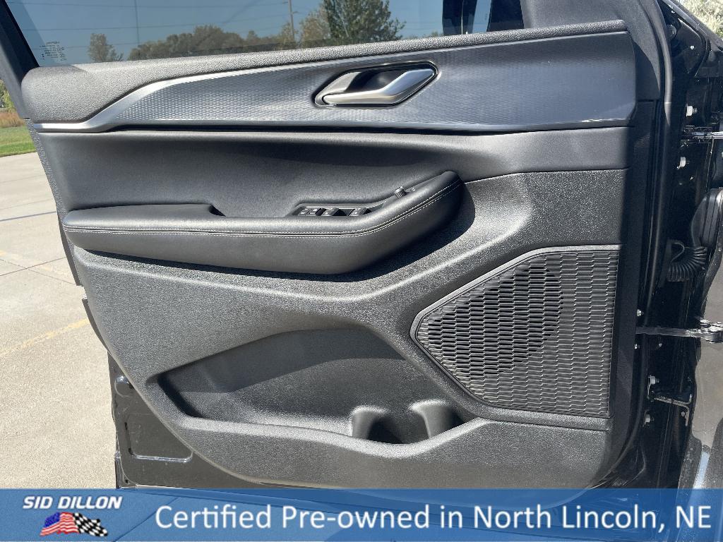 used 2025 Jeep Grand Cherokee L car, priced at $38,694