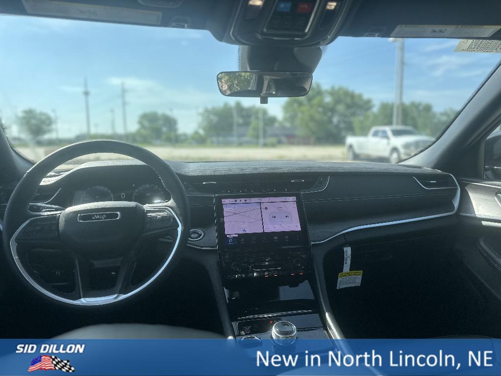 new 2025 Jeep Grand Cherokee car, priced at $46,757
