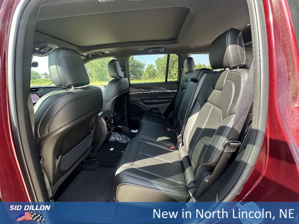 new 2025 Jeep Grand Cherokee car, priced at $46,757