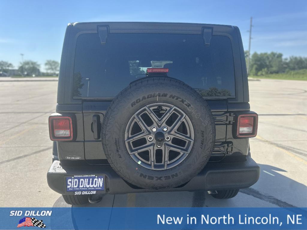 new 2025 Jeep Wrangler car, priced at $45,304