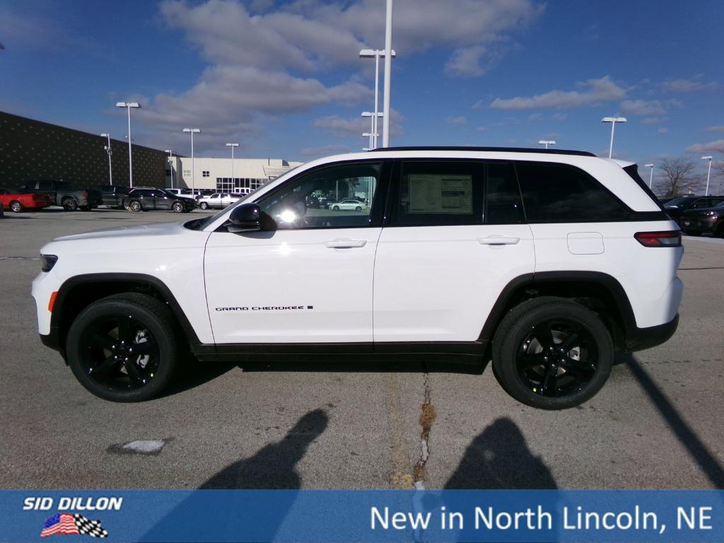 new 2025 Jeep Grand Cherokee car, priced at $42,080