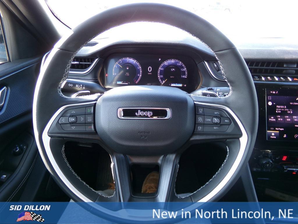 new 2025 Jeep Grand Cherokee car, priced at $42,080