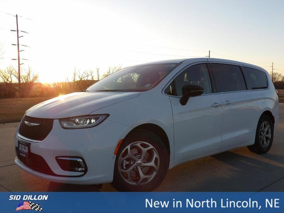 new 2024 Chrysler Pacifica car, priced at $53,915