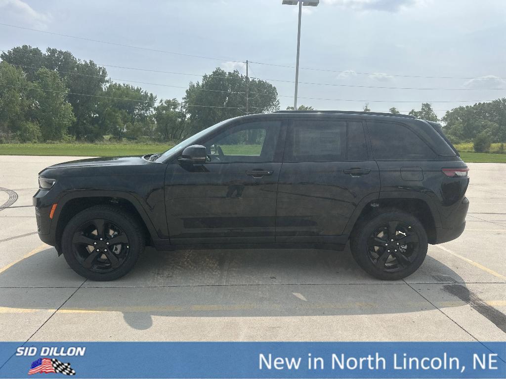 new 2025 Jeep Grand Cherokee car, priced at $42,045