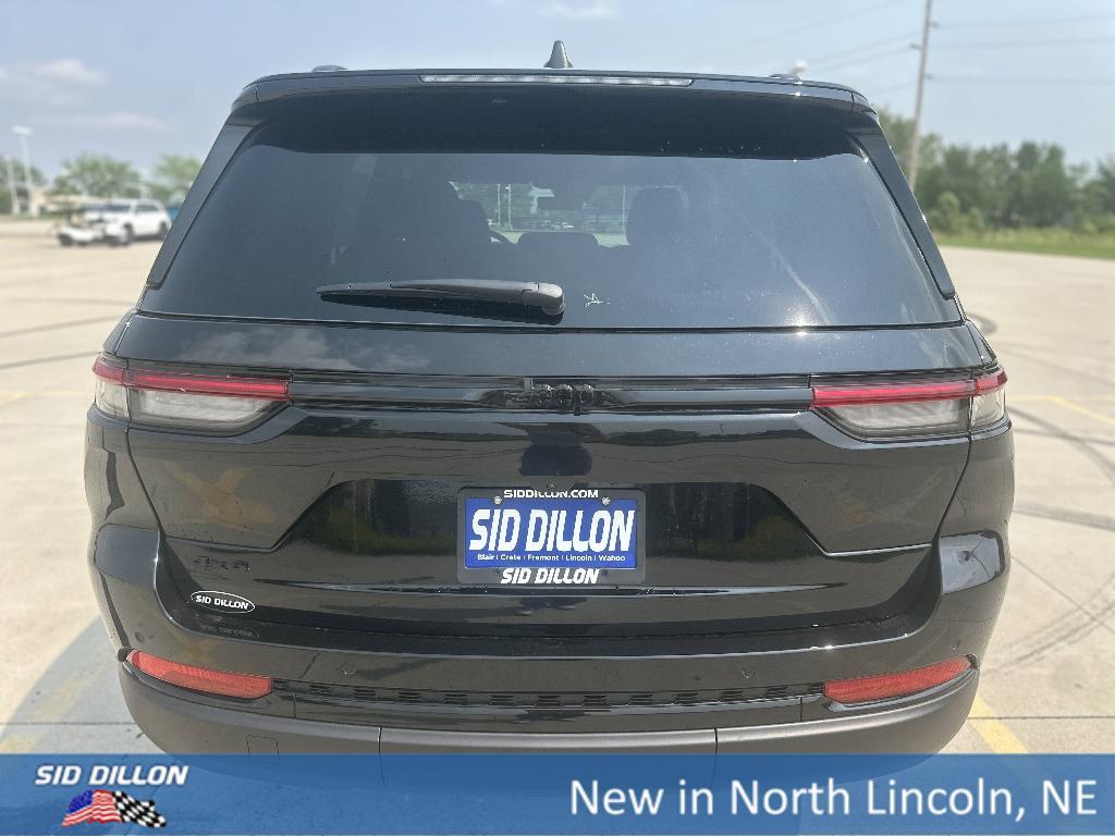 new 2025 Jeep Grand Cherokee car, priced at $42,045