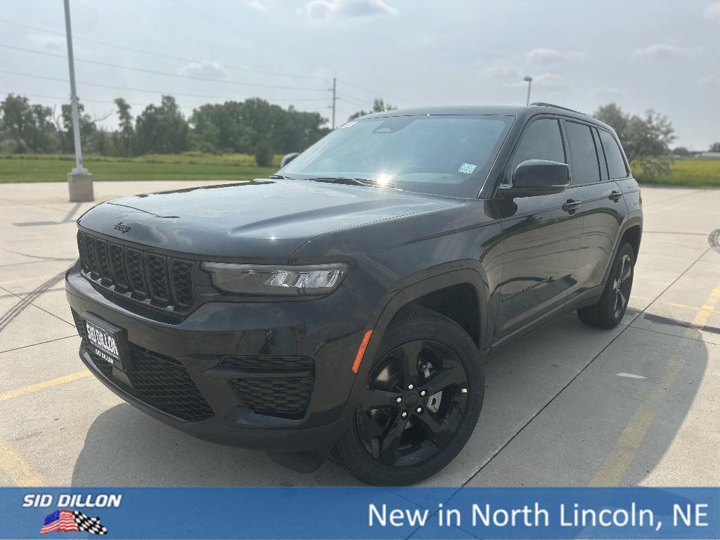 new 2025 Jeep Grand Cherokee car, priced at $42,045