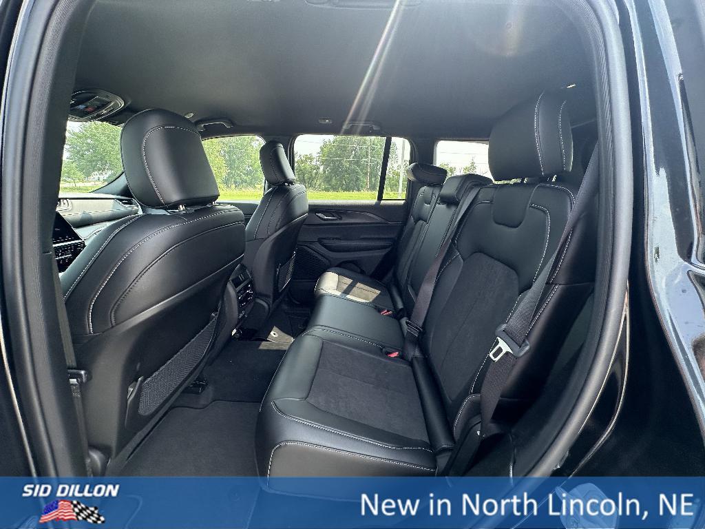 new 2025 Jeep Grand Cherokee car, priced at $42,045