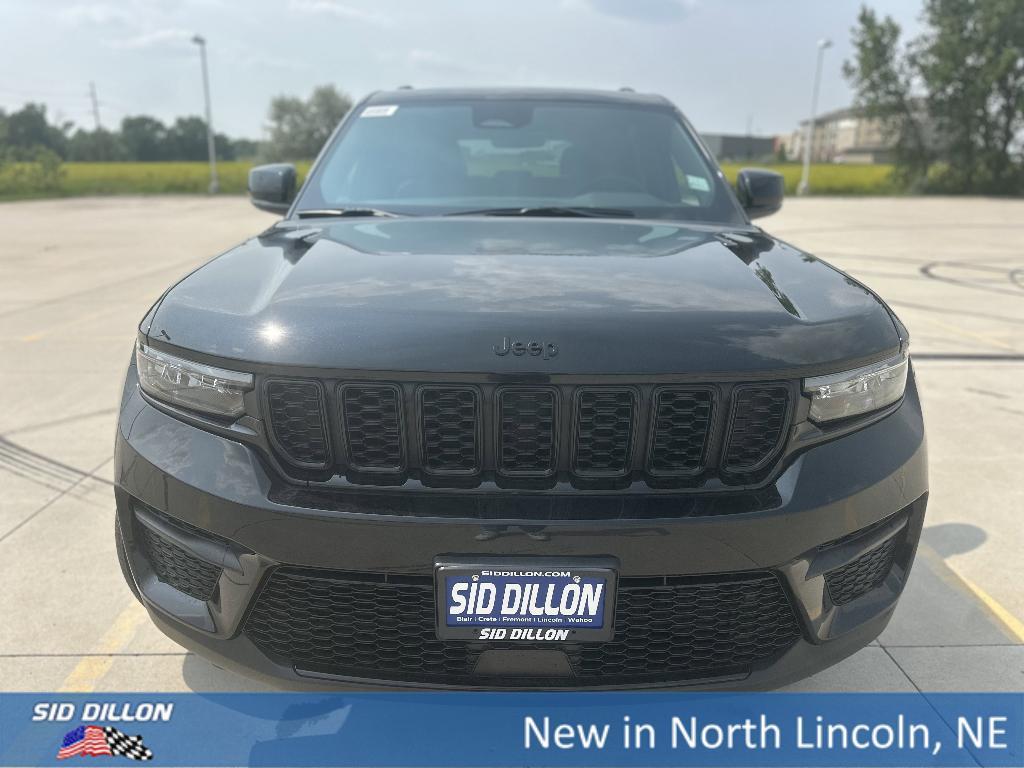 new 2025 Jeep Grand Cherokee car, priced at $42,045