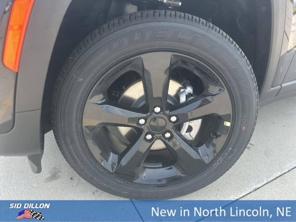 new 2025 Jeep Grand Cherokee car, priced at $42,045