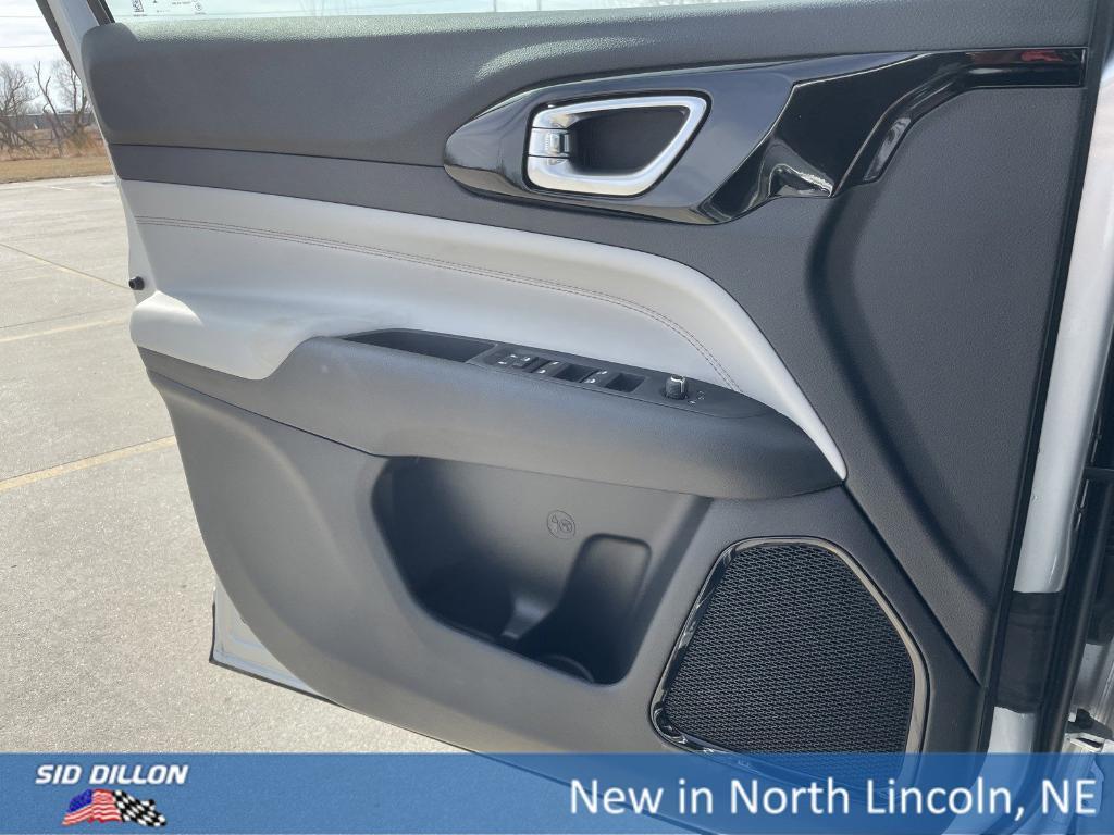 new 2025 Jeep Compass car, priced at $29,435