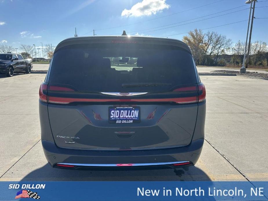 new 2025 Chrysler Pacifica car, priced at $42,640