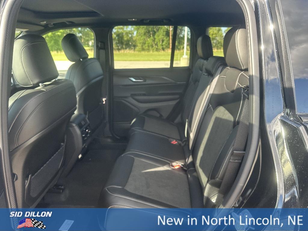 new 2025 Jeep Grand Cherokee car, priced at $42,355