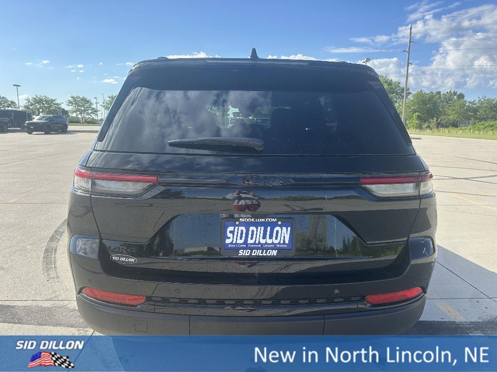 new 2025 Jeep Grand Cherokee car, priced at $42,355