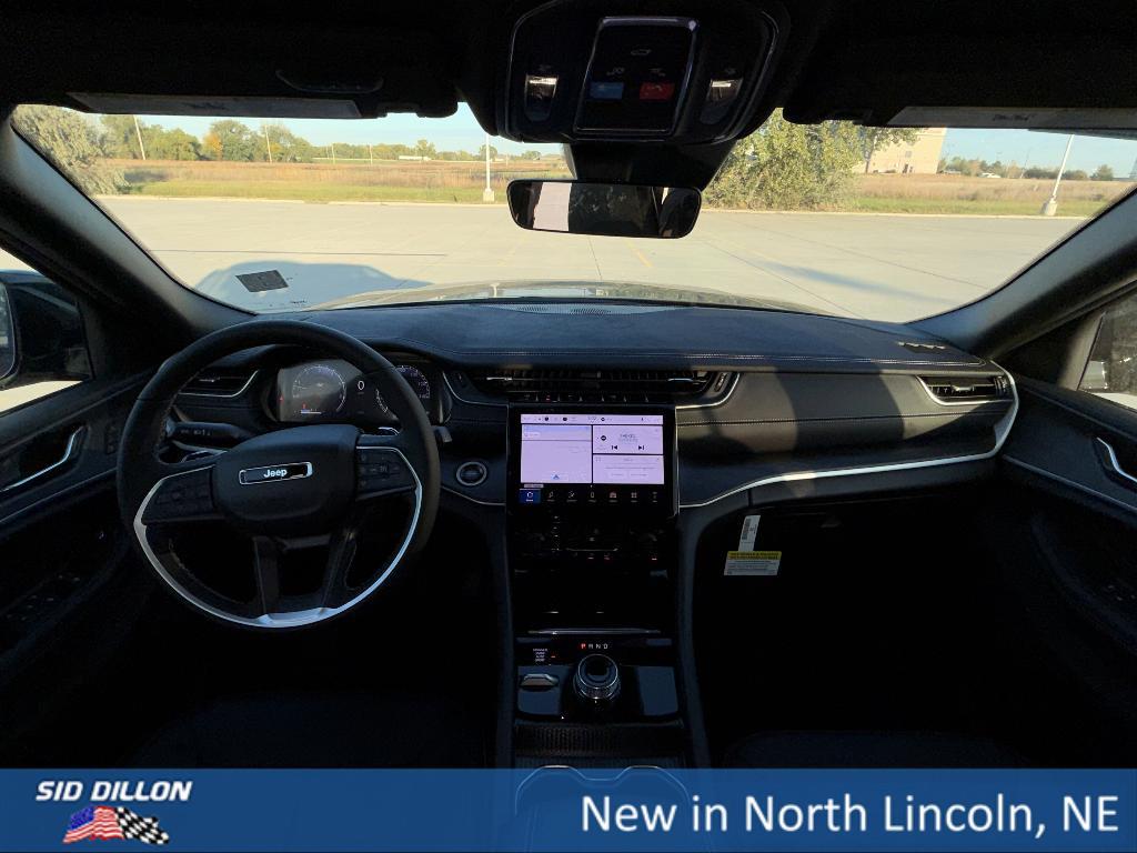 new 2025 Jeep Grand Cherokee car, priced at $42,245