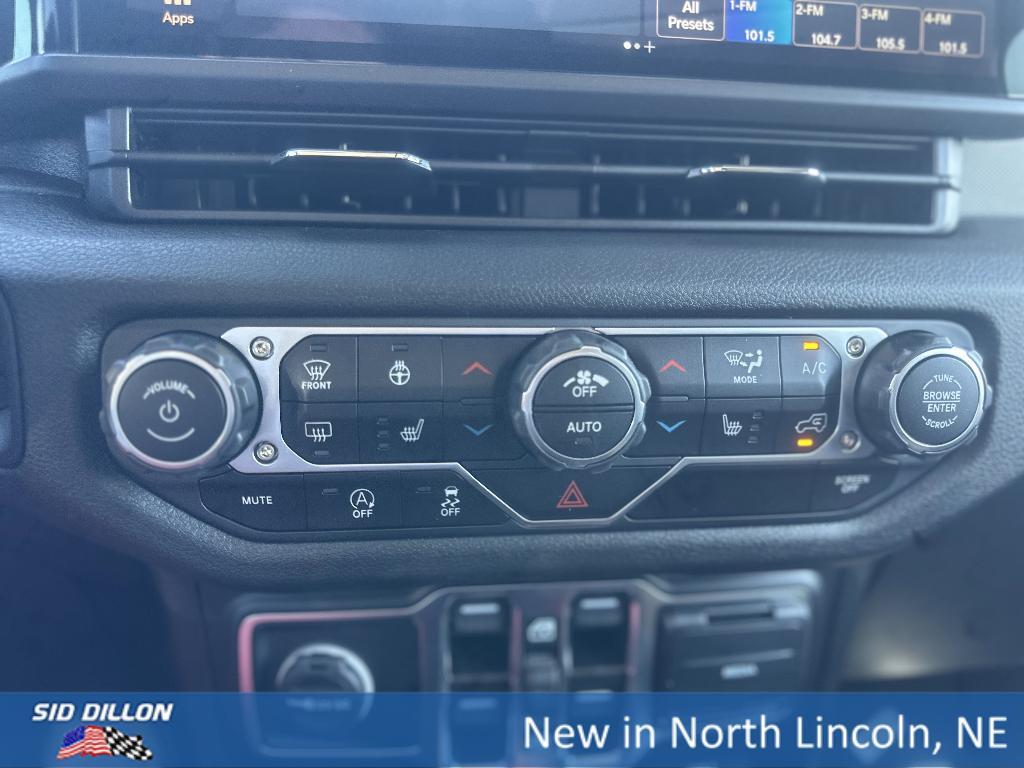 new 2025 Jeep Wrangler car, priced at $55,580