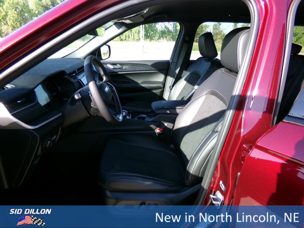 new 2025 Jeep Grand Cherokee car, priced at $43,045