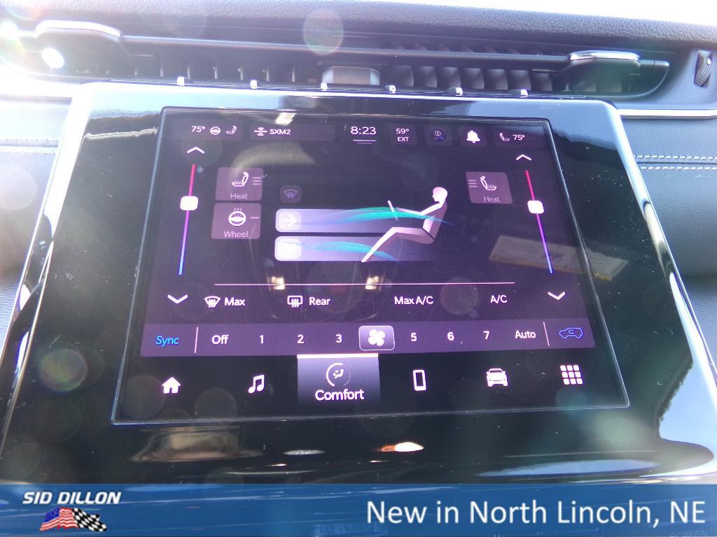 new 2025 Jeep Grand Cherokee car, priced at $43,045