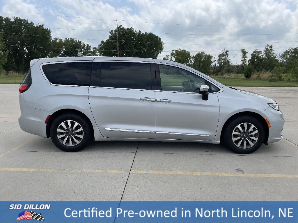 used 2023 Chrysler Pacifica Hybrid car, priced at $32,492