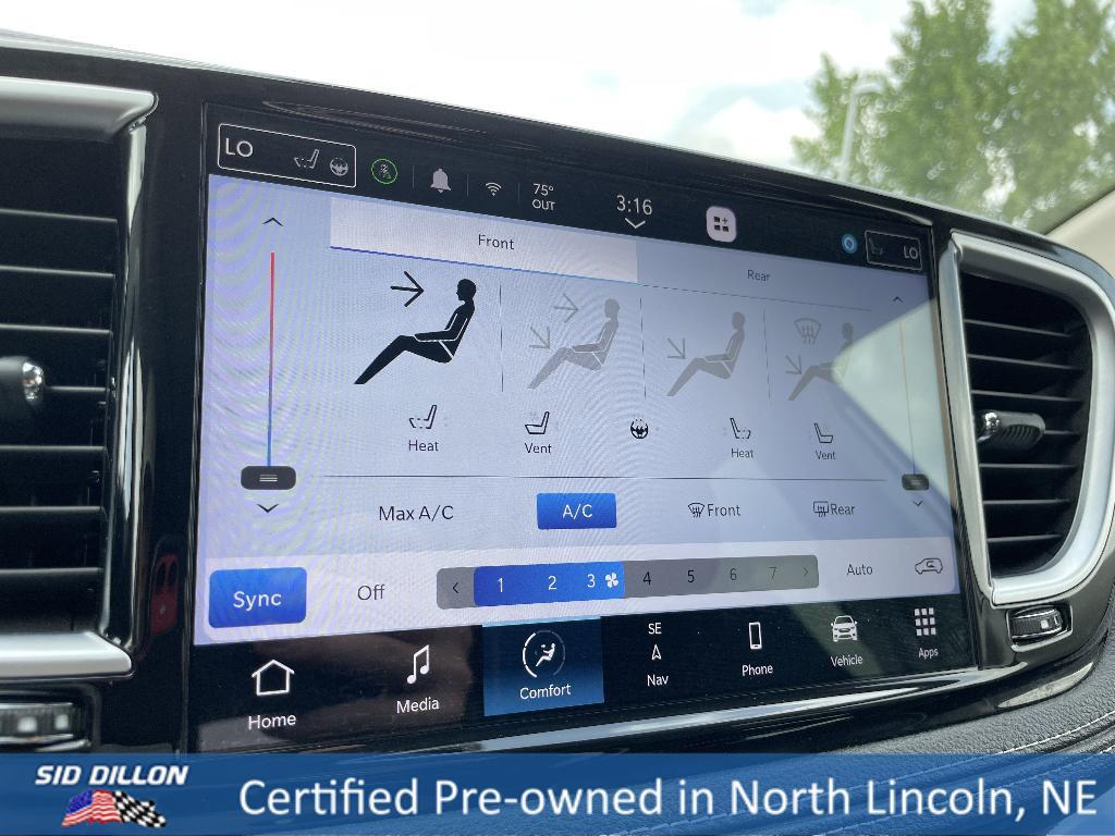 used 2023 Chrysler Pacifica Hybrid car, priced at $32,492