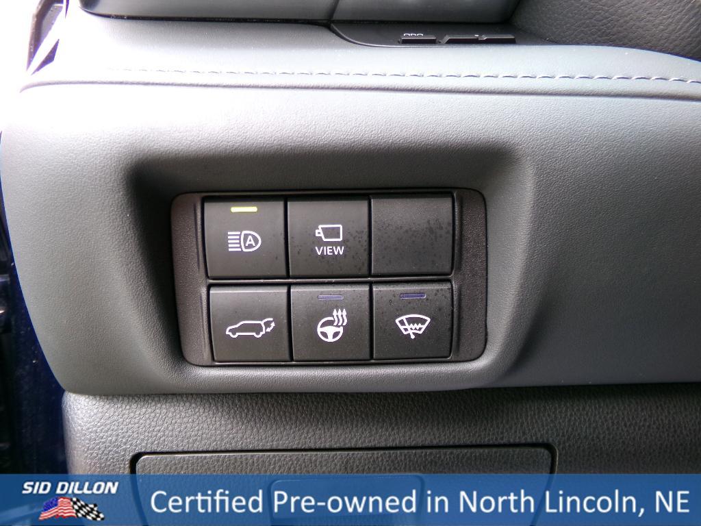 used 2022 Toyota Highlander car, priced at $41,999