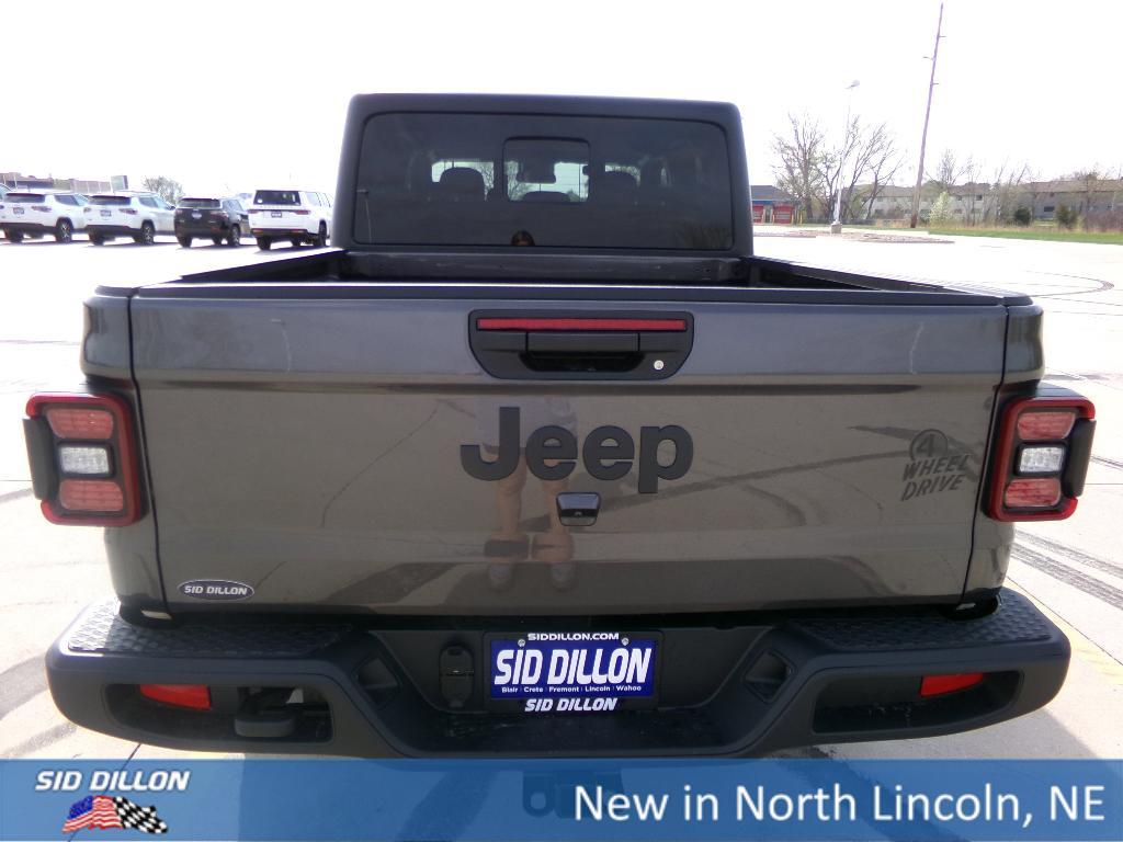new 2025 Jeep Gladiator car, priced at $48,330